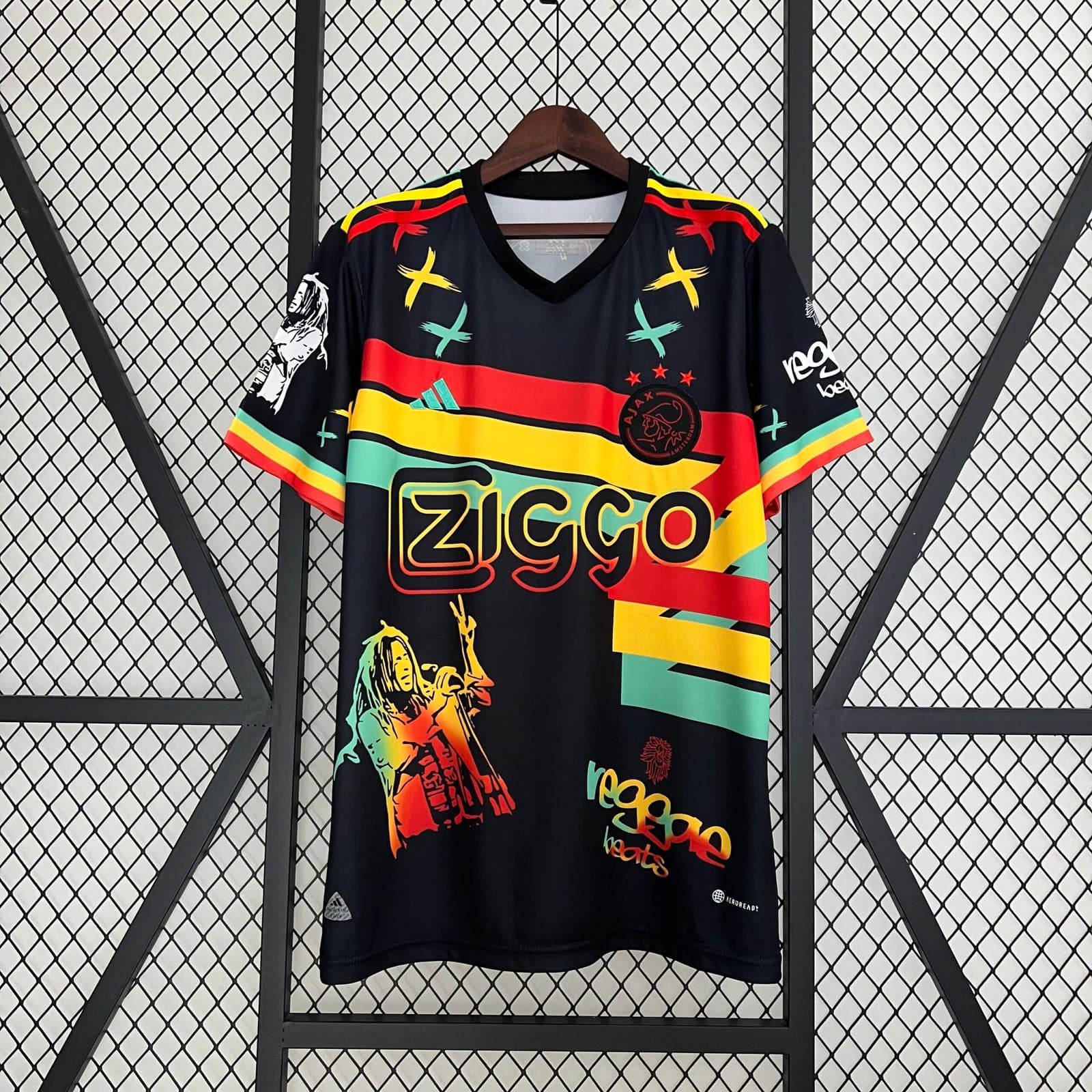 Ajax 2023/24 Edición Especial — vista frontal