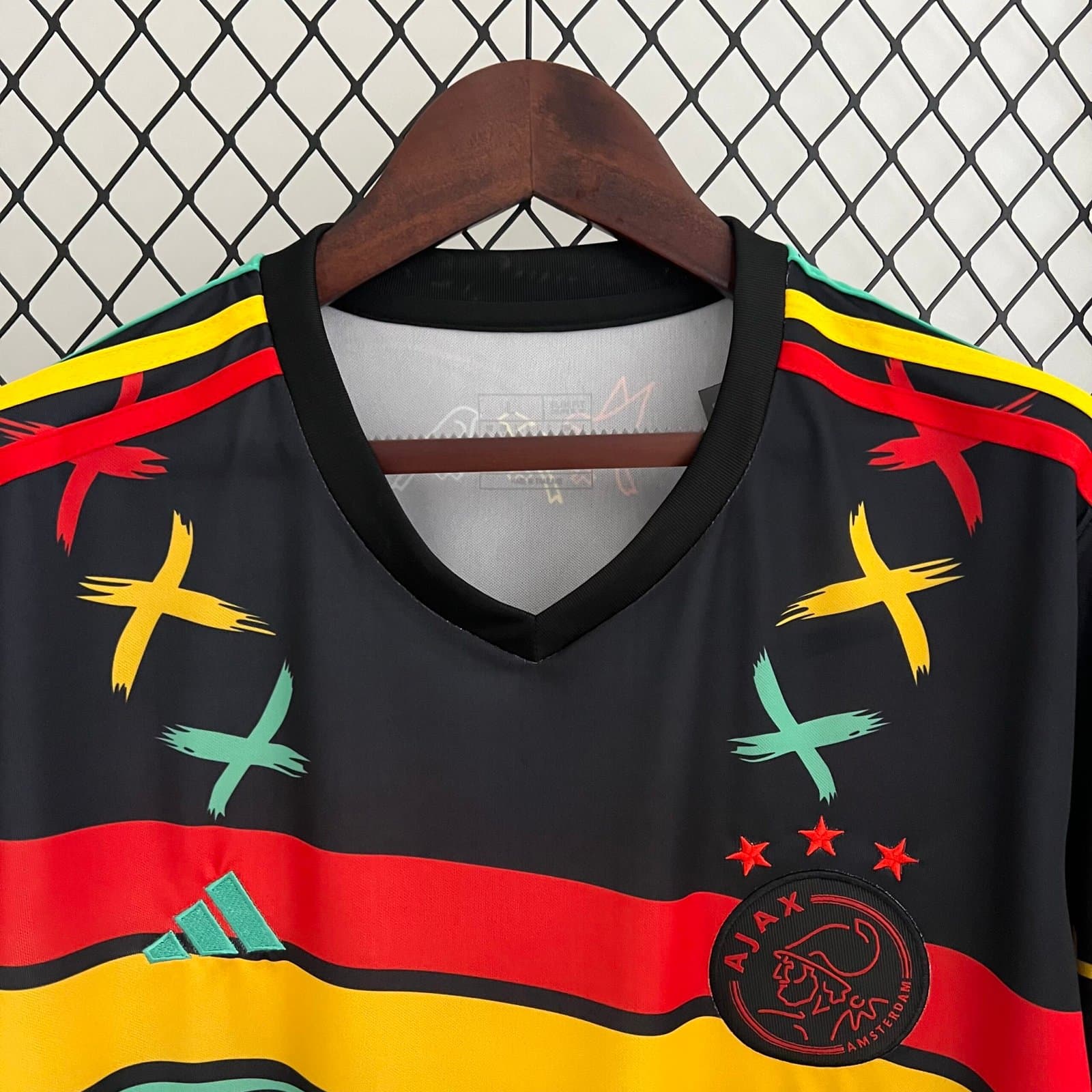 Ajax 2023/24 Edición Especial — vista trasera