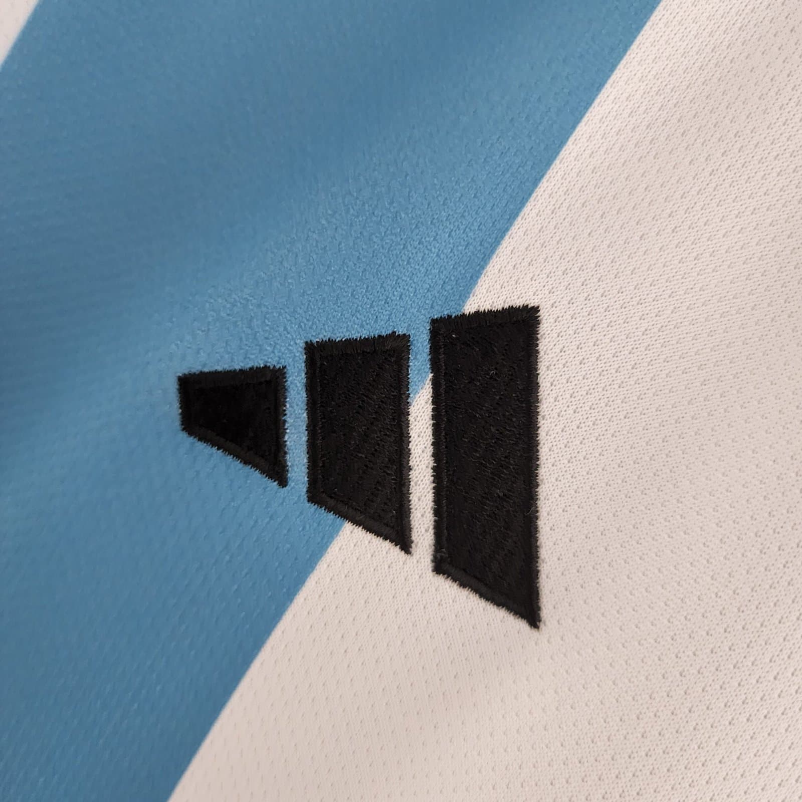 Argentina 3 Estrellas Qatar 2022 1a Eq. — vista trasera