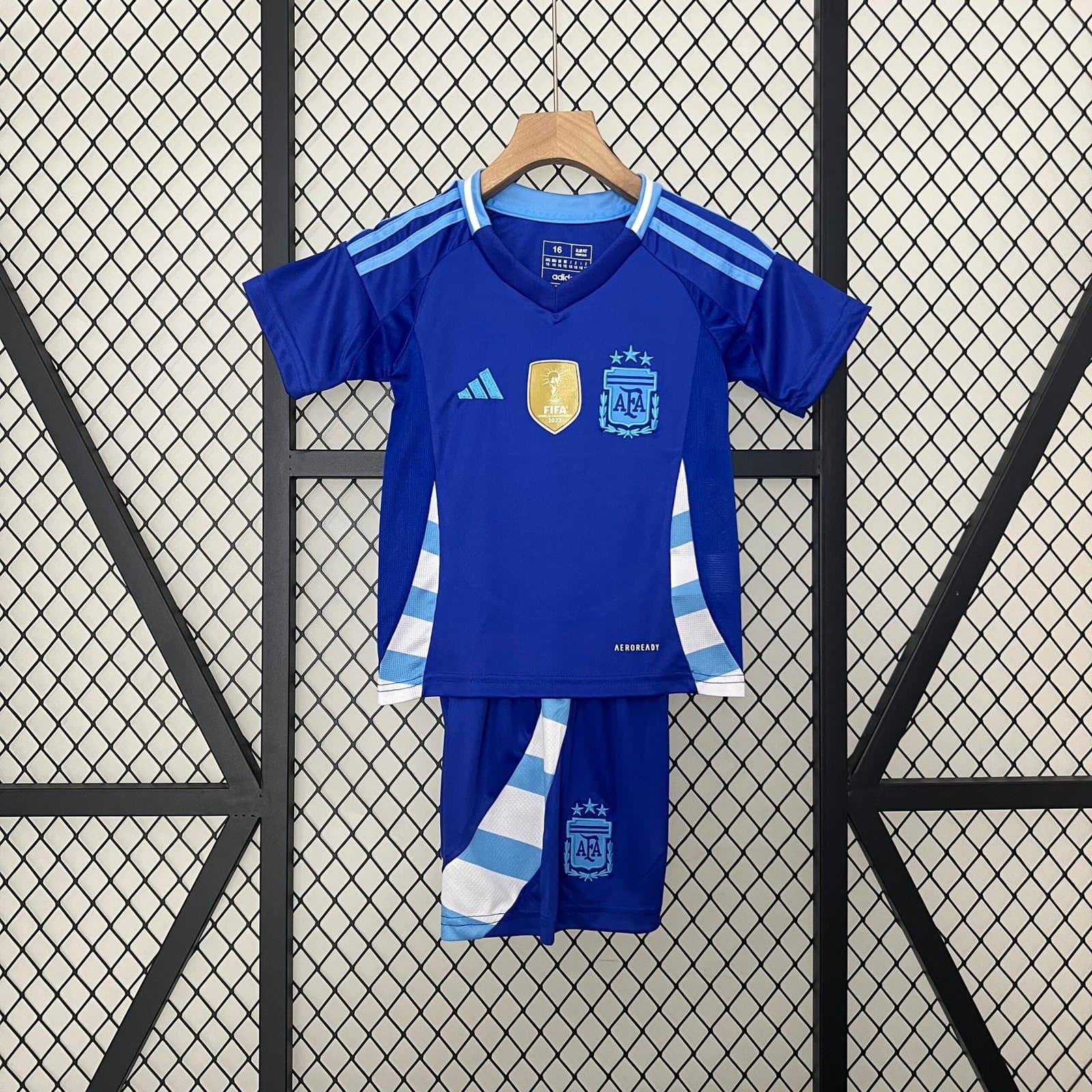 Argentina 2024 Niño 2ª Eq. — vista frontal