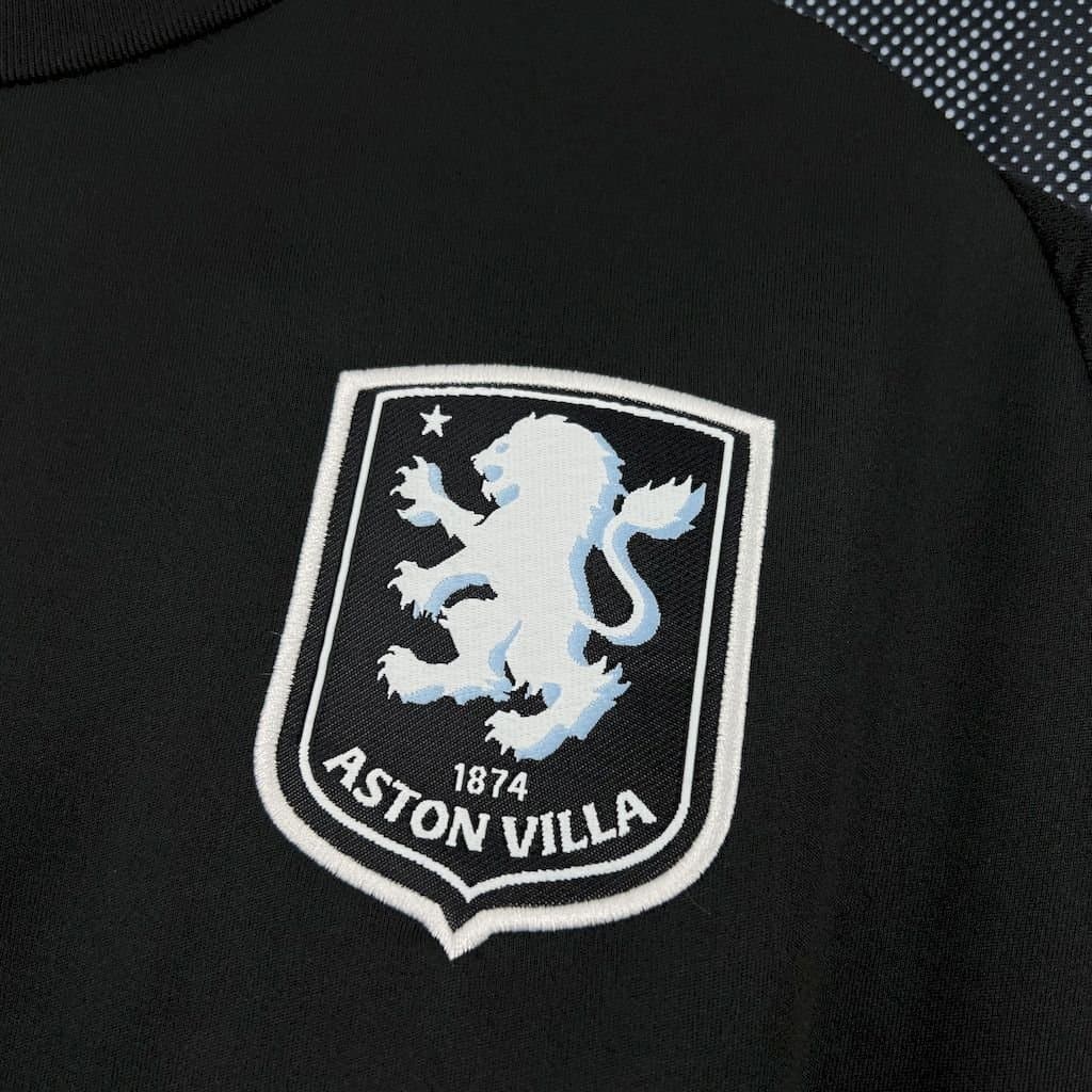 Aston Villa 2025/26 2a Eq. — vista trasera