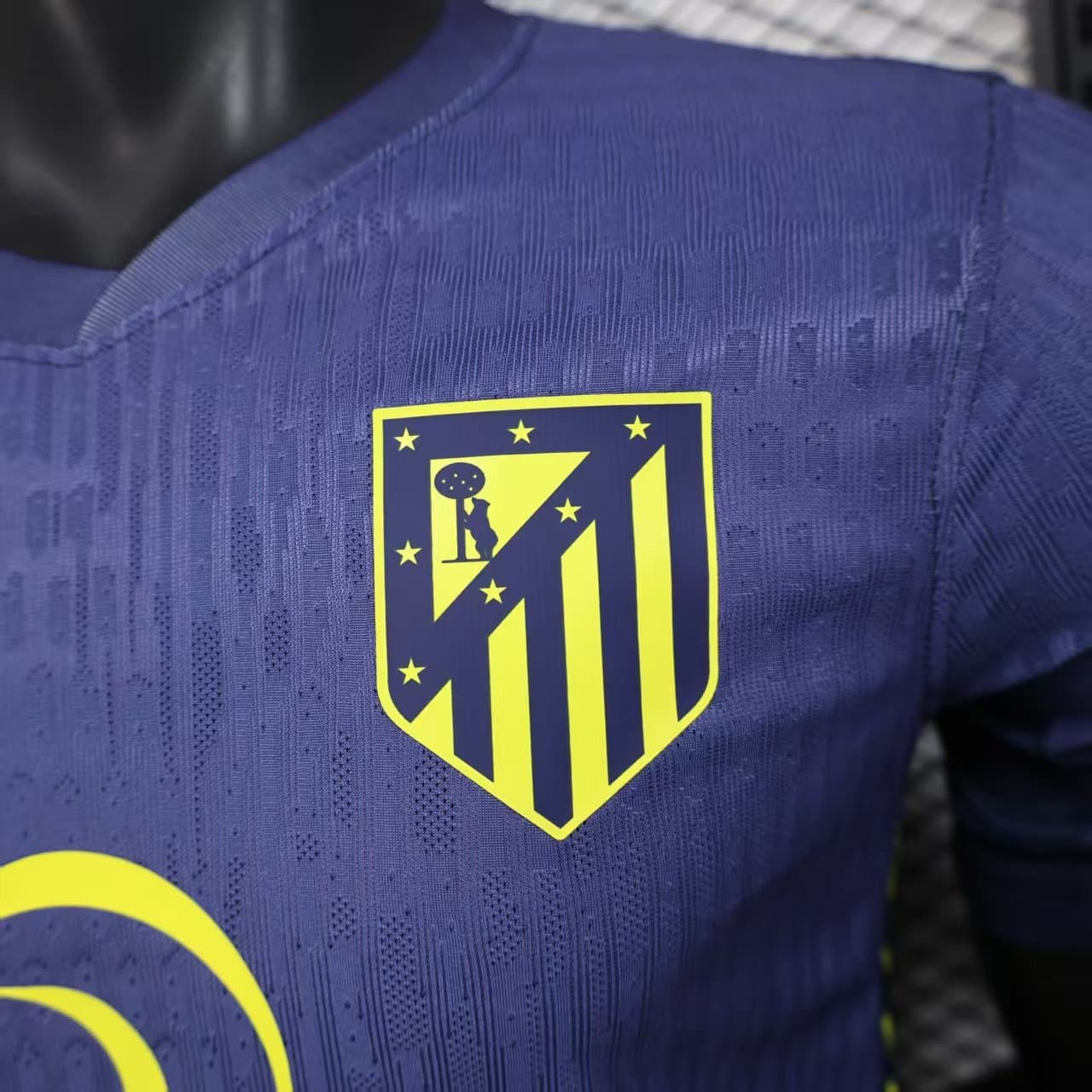 Atlético de Madrid 2025/26 2a Eq. (Ed. Jugador) — vista trasera