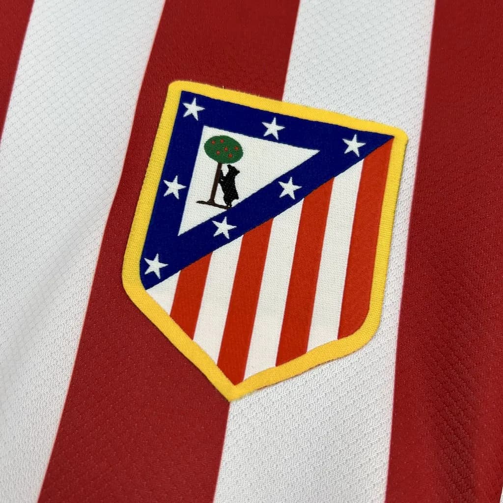 Atlético de Madrid 2025/26 1a Eq. — vista trasera