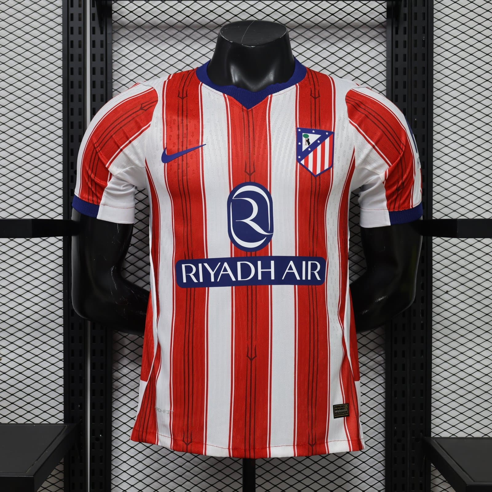 Atlético de Madrid 2026/27 1a Eq. (Ed. Jugador) — vista frontal