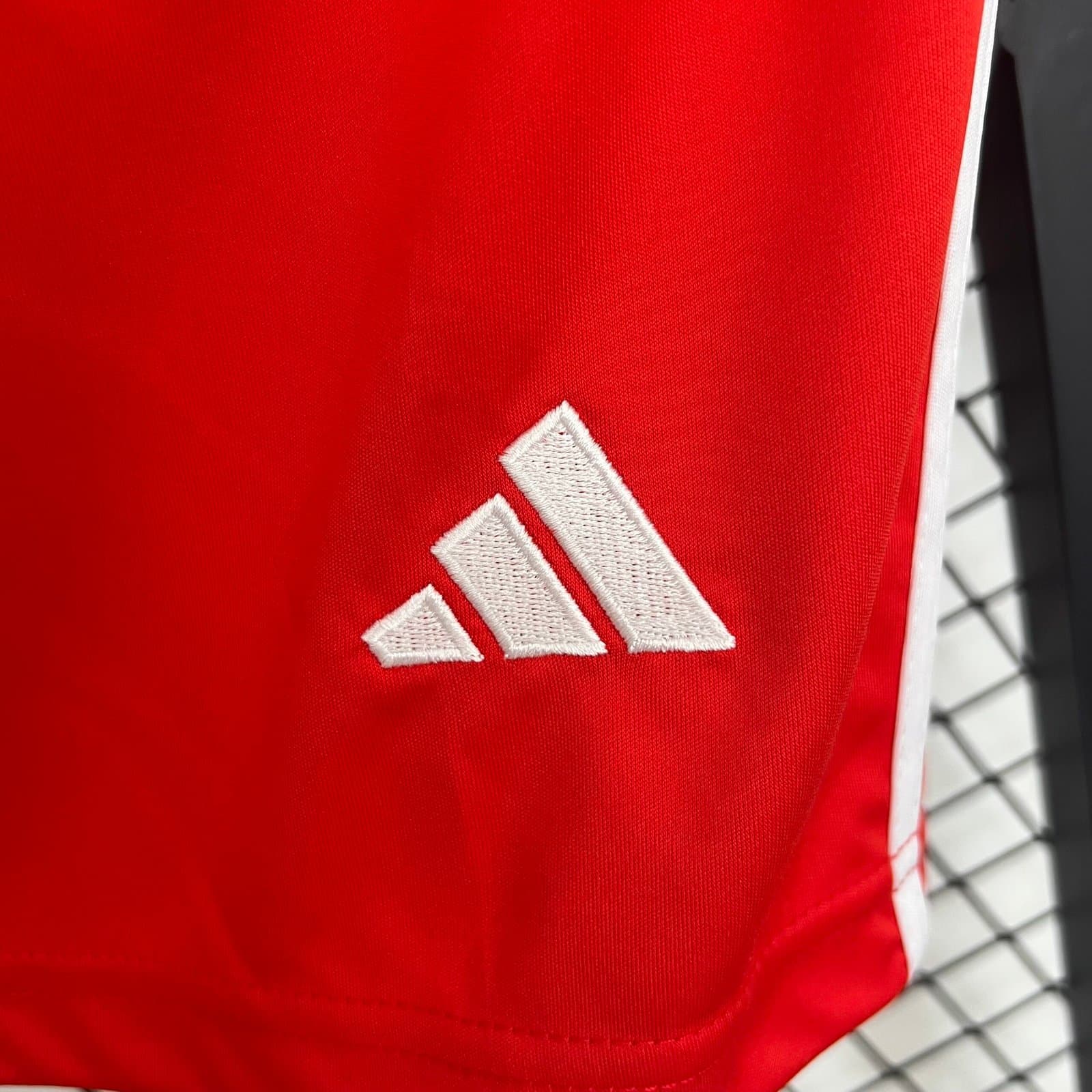 Bayern Múnich 2025/26 Pantalón 1ª Eq. — detalle