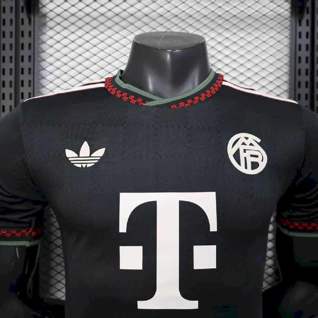 Bayern Múnich 2025/26 3a Eq. (Ed. Jugador) — vista trasera