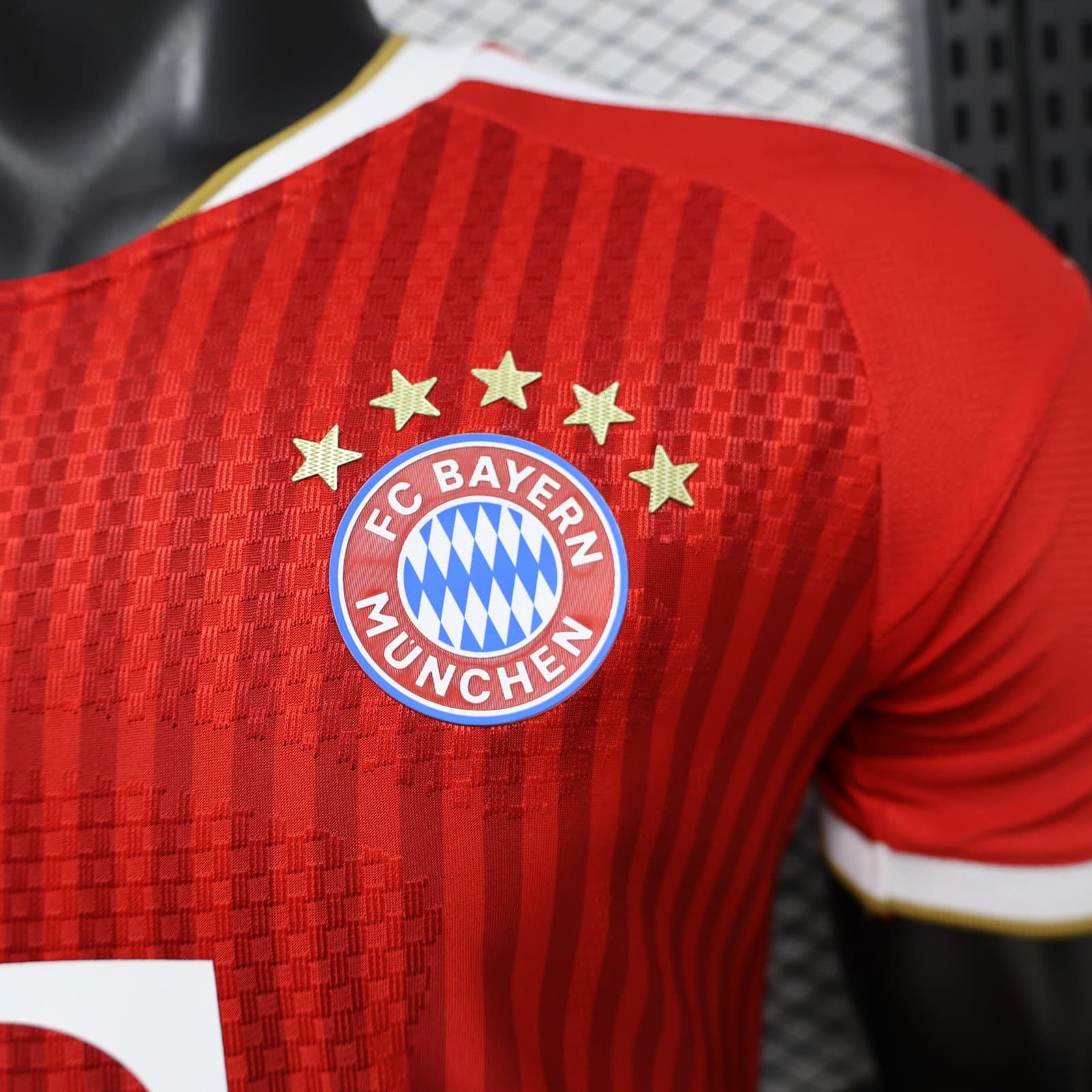 Bayern Múnich 2026/27 1a Eq. (Ed. Jugador) — vista trasera