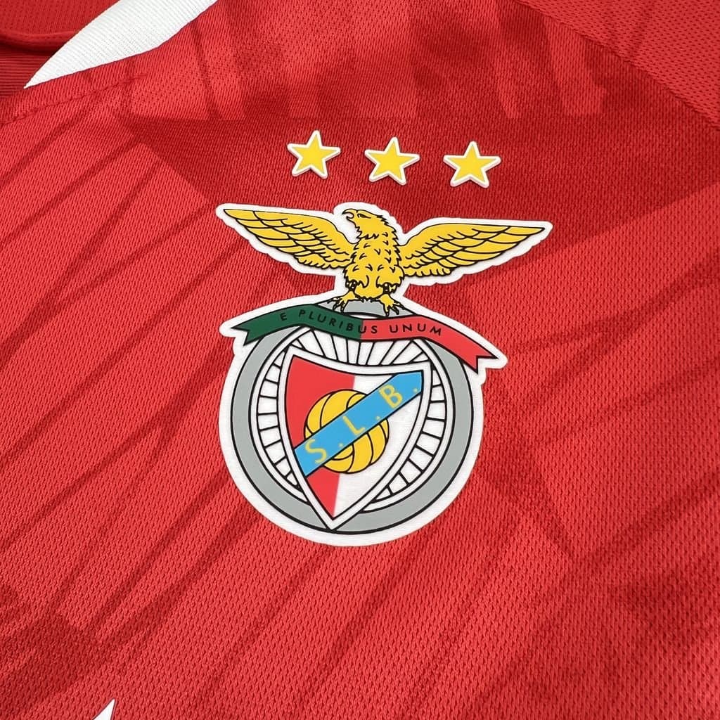 Benfica 2026/27 1a Eq. — vista trasera