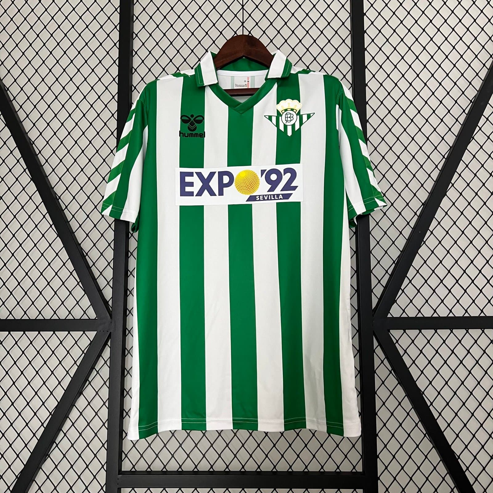 Real Betis 2023/24 Ed. Especial 1a Eq. — vista frontal