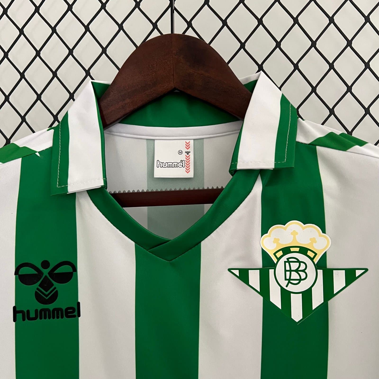Real Betis 2023/24 Ed. Especial 1a Eq. — vista trasera