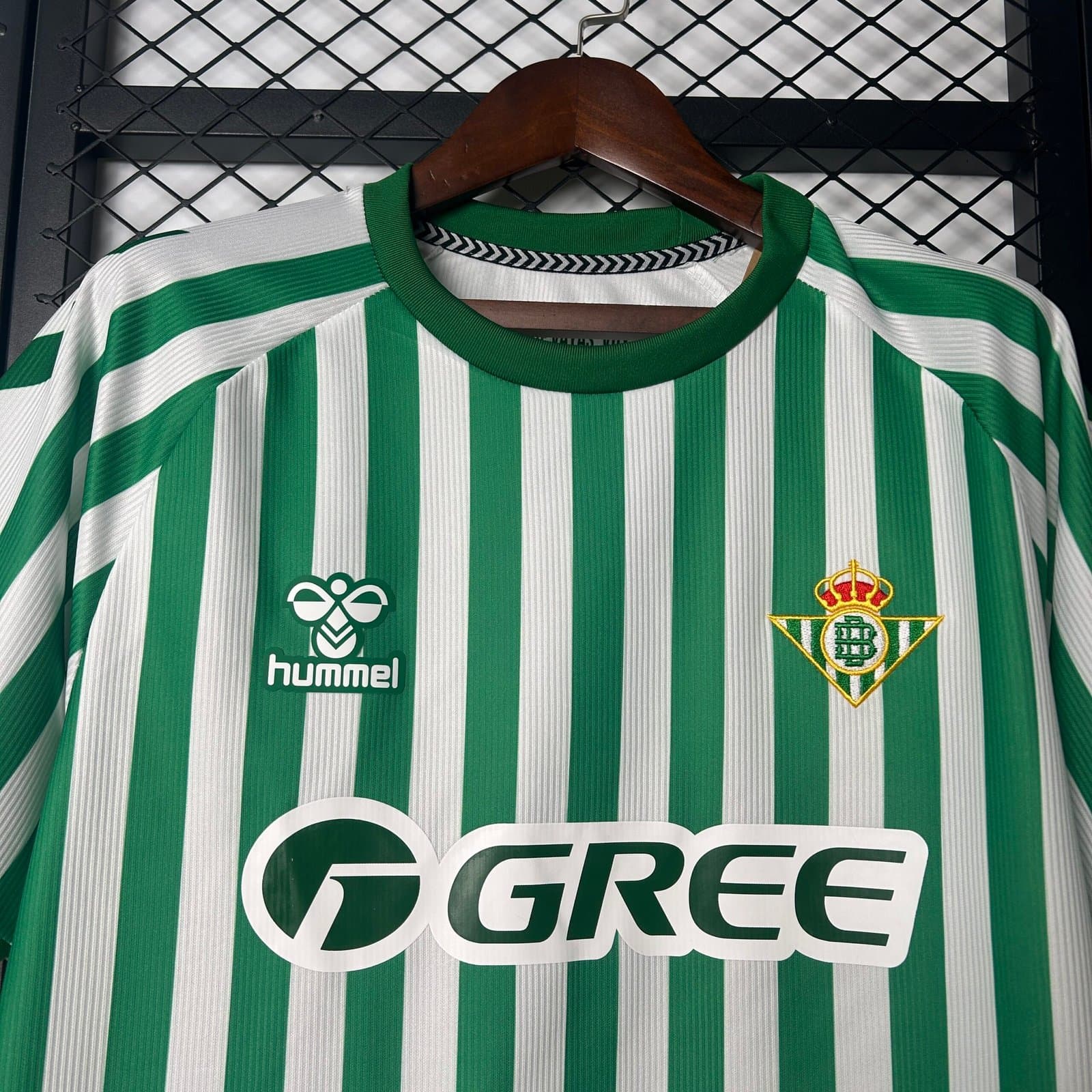 Real Betis Final Conference League 2024/25 — vista trasera