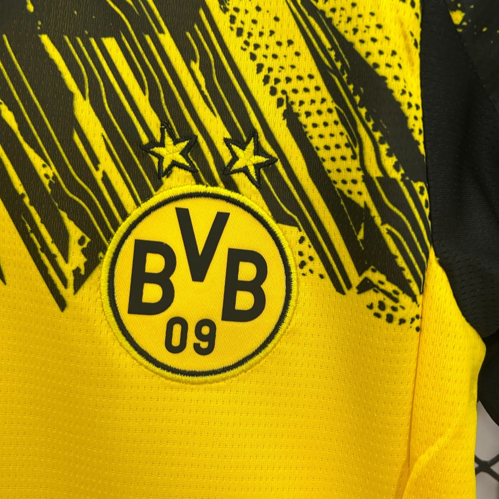 Borussia Dortmund 2025/26 1a Eq. Niño — vista trasera