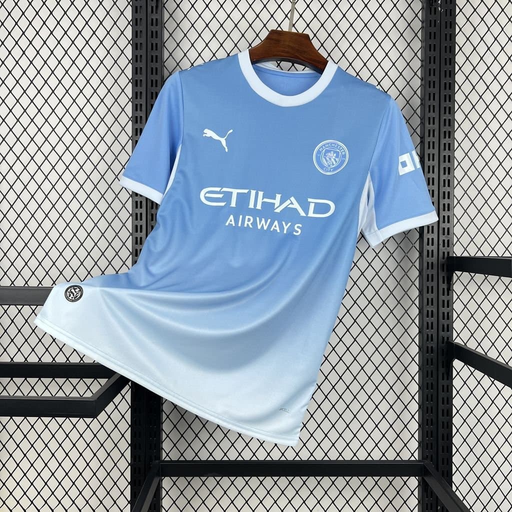 Man. City 2026/27 1a Eq. — vista frontal