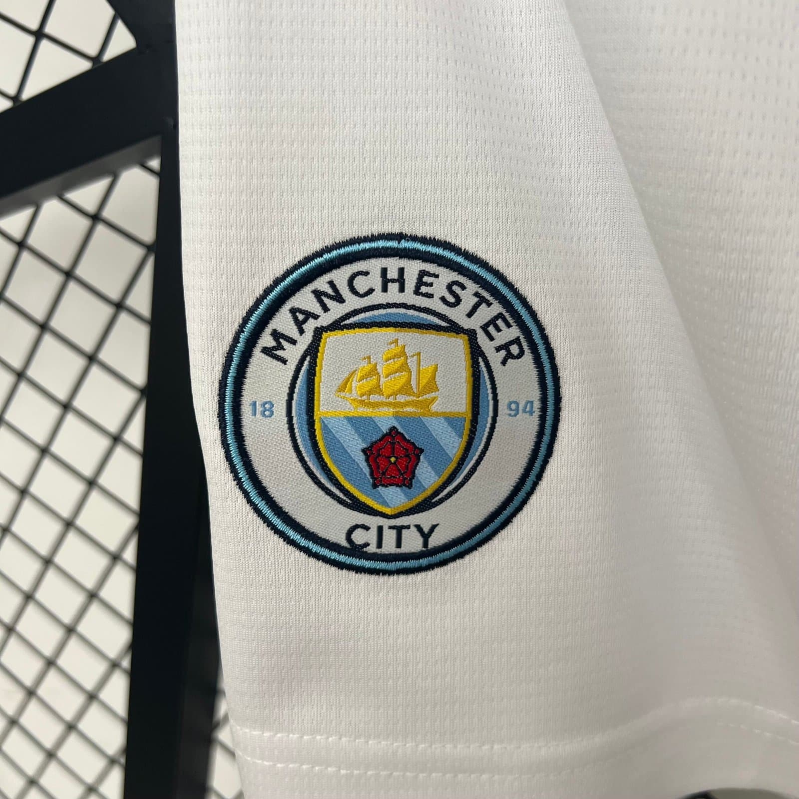 Man. City 2025/26 Pantalón 1ª Eq. — vista trasera