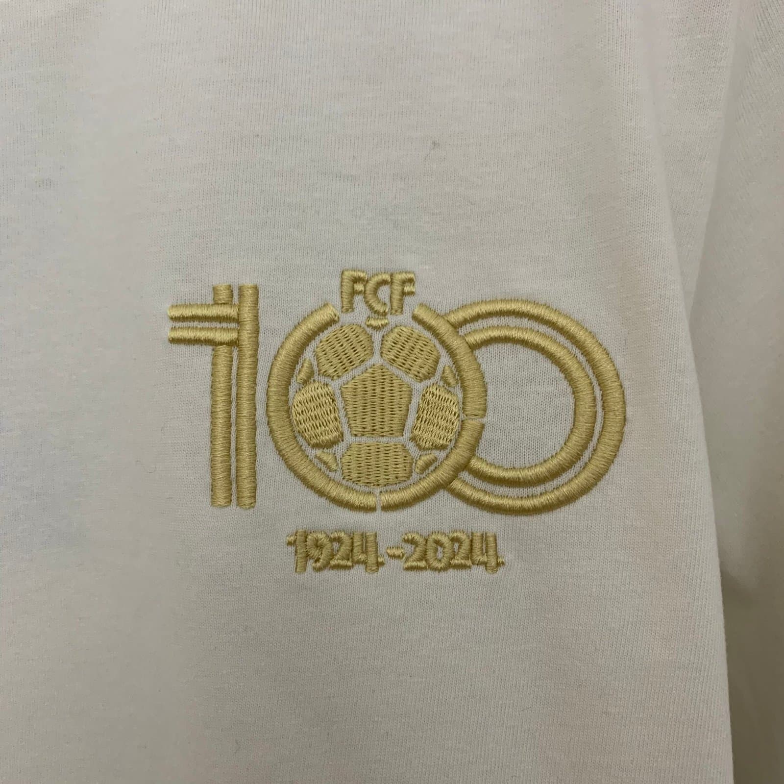 Colombia Ed. Especial 100 Aniversario Retro — detalle