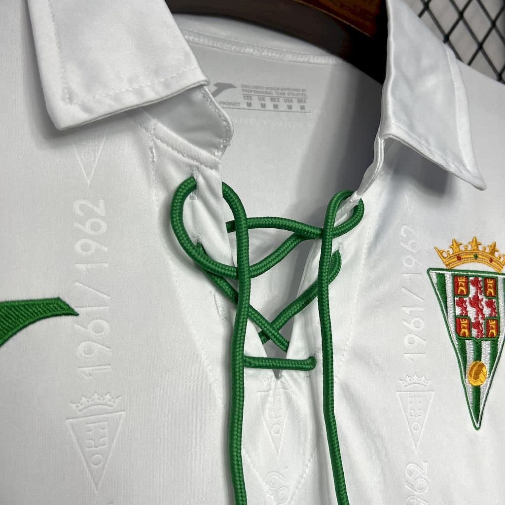 Córdoba 2024/25 Ed. 70 Aniversario — vista trasera