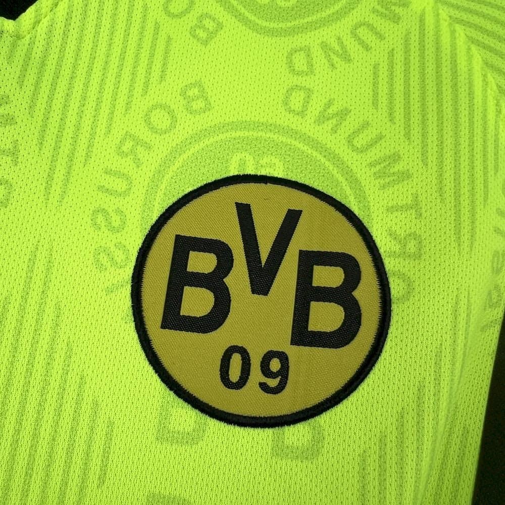 Borussia Dortmund 1996/97 1ª Eq. — vista trasera
