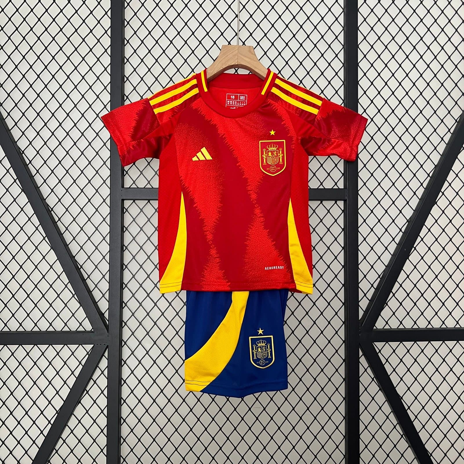 España 2024 Niño 1ª Eq. — vista frontal