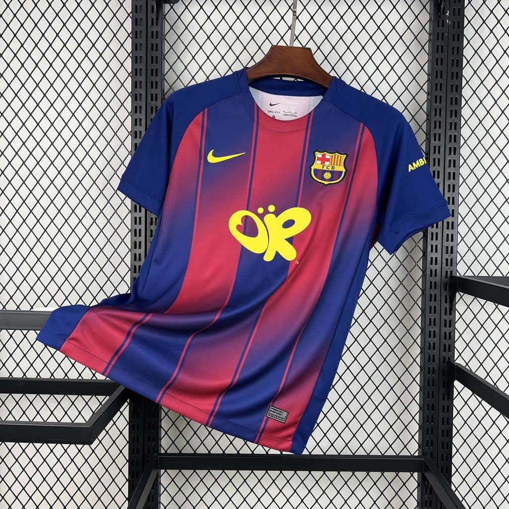 FC Barcelona 2025/26 1a Eq. Ed. Olivia Rodrigo — vista frontal