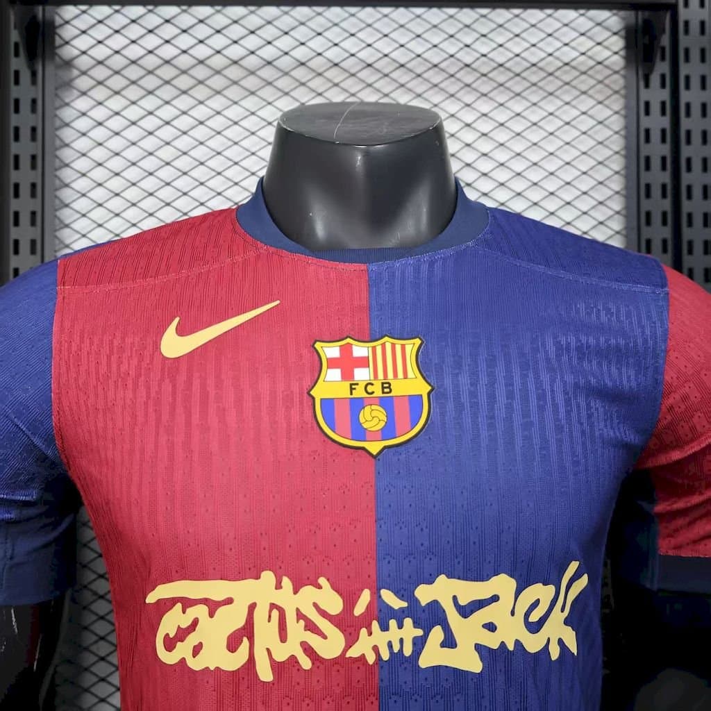 FC Barcelona 2024/25 1a Eq. Ed. Travis Scott (Ed. Jugador) — vista trasera