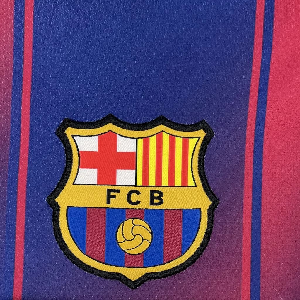 FC Barcelona 2025/26 1a Eq. Ed. Olivia Rodrigo — vista trasera
