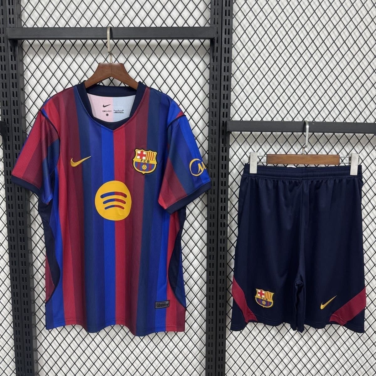 FC Barcelona 2026/27 1a Eq. Niño — vista frontal