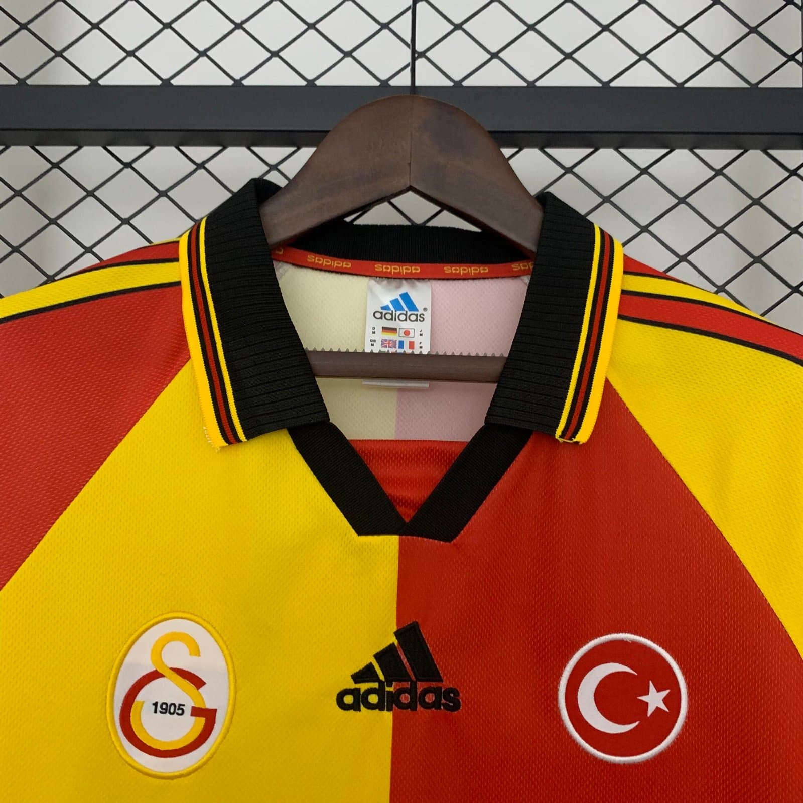 Galatasaray 1998/99 1a Eq. — vista trasera