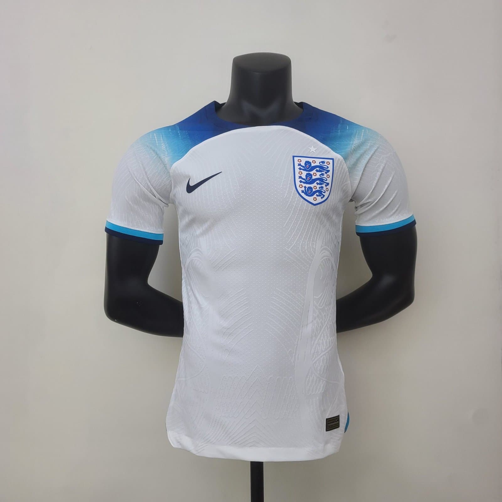 Inglaterra Qatar 2022 1a Eq. (Ed. Jugador) — vista frontal