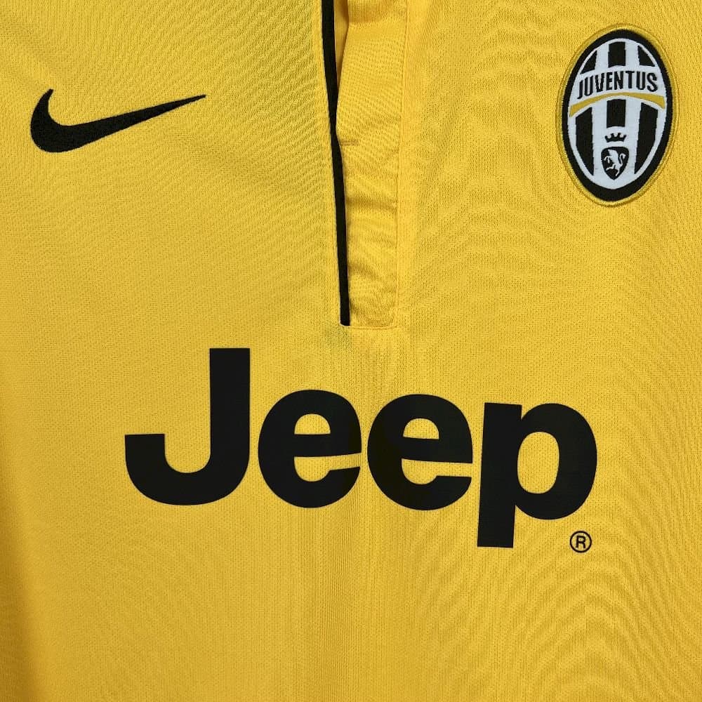 Juventus 2013/14 3a Eq. — vista trasera