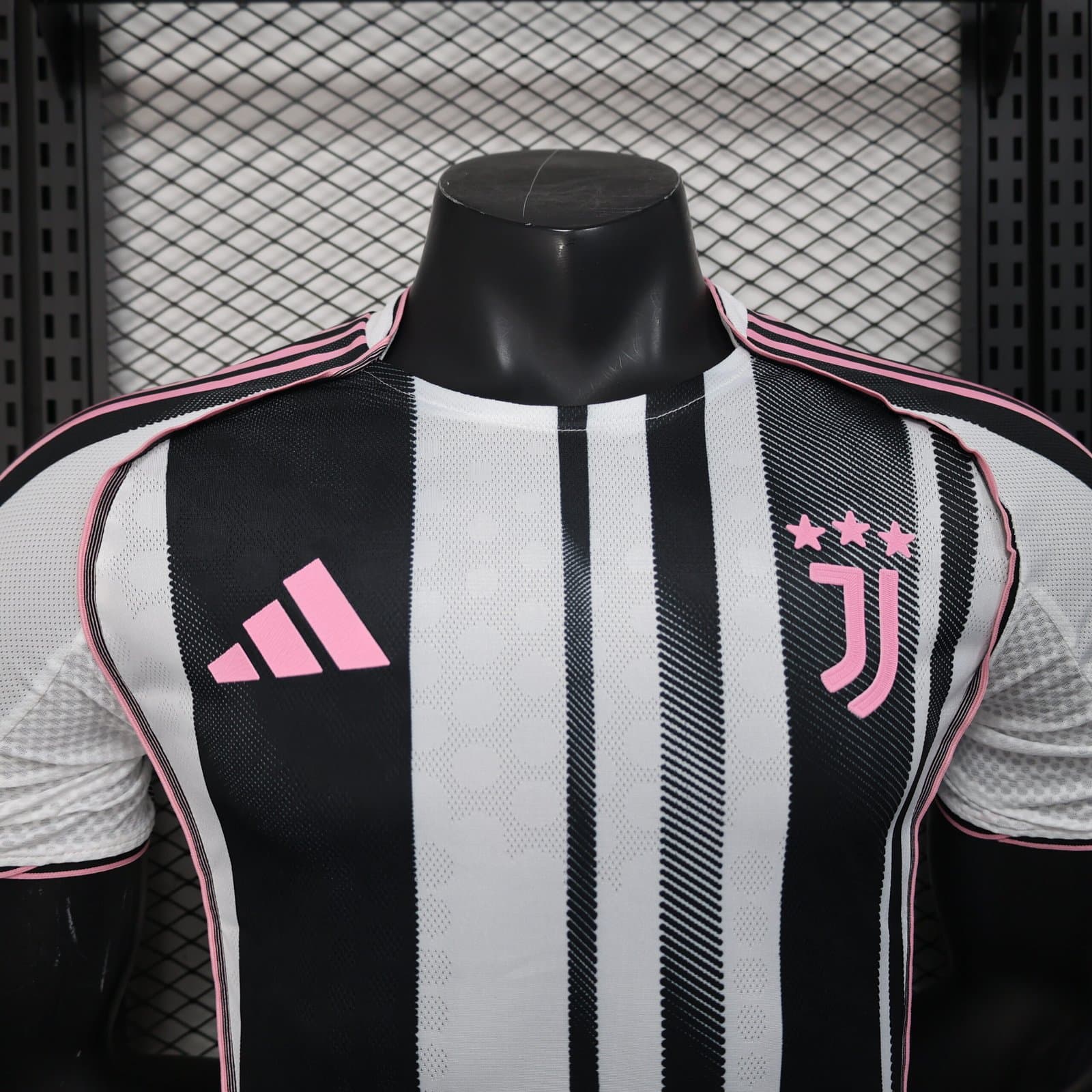 Juventus 2025/26 1a Eq. (Ed. Jugador) — vista trasera