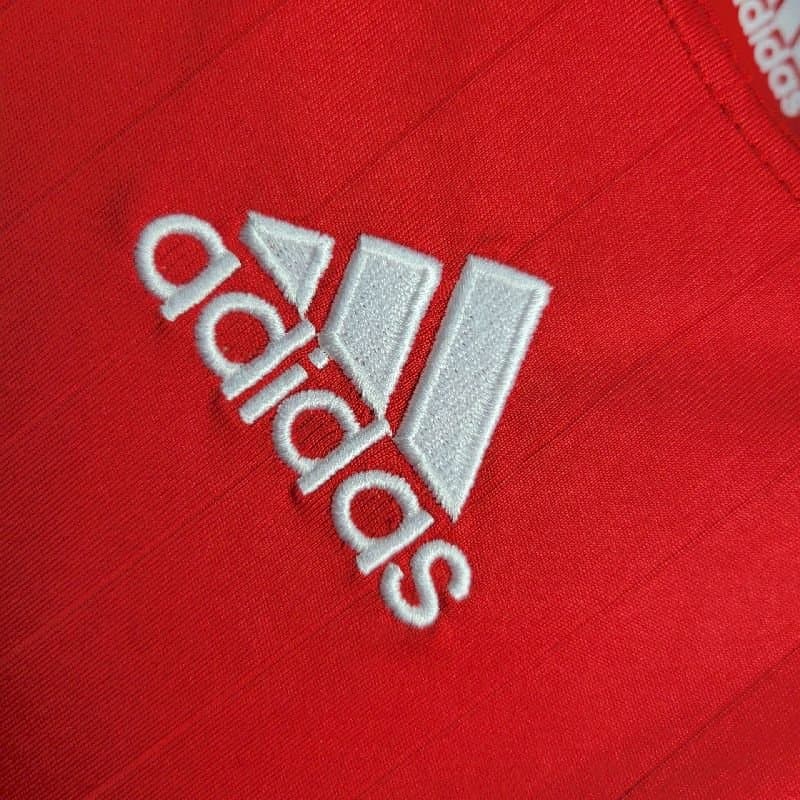 Liverpool 2006/07 1a Eq. — detalle