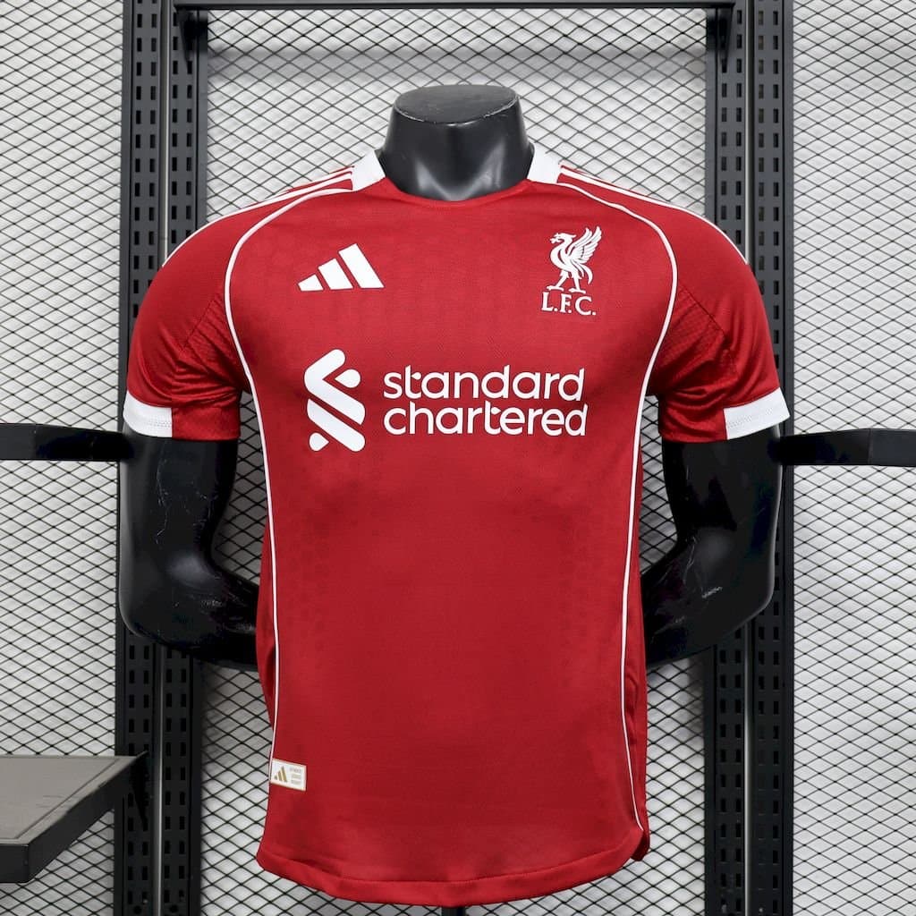 Liverpool 2025/26 1a Eq. (Ed. Jugador) — vista frontal