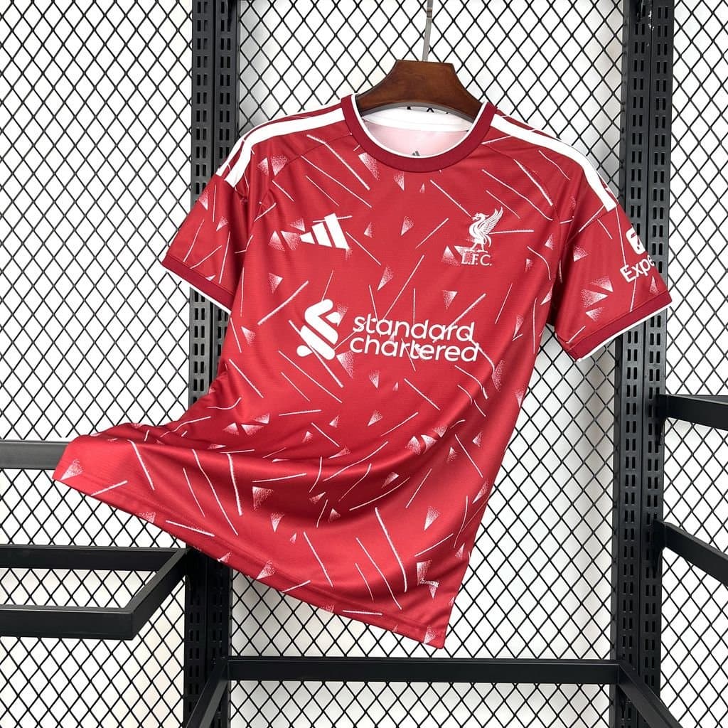 Liverpool 2026/27 1a Eq. — vista frontal