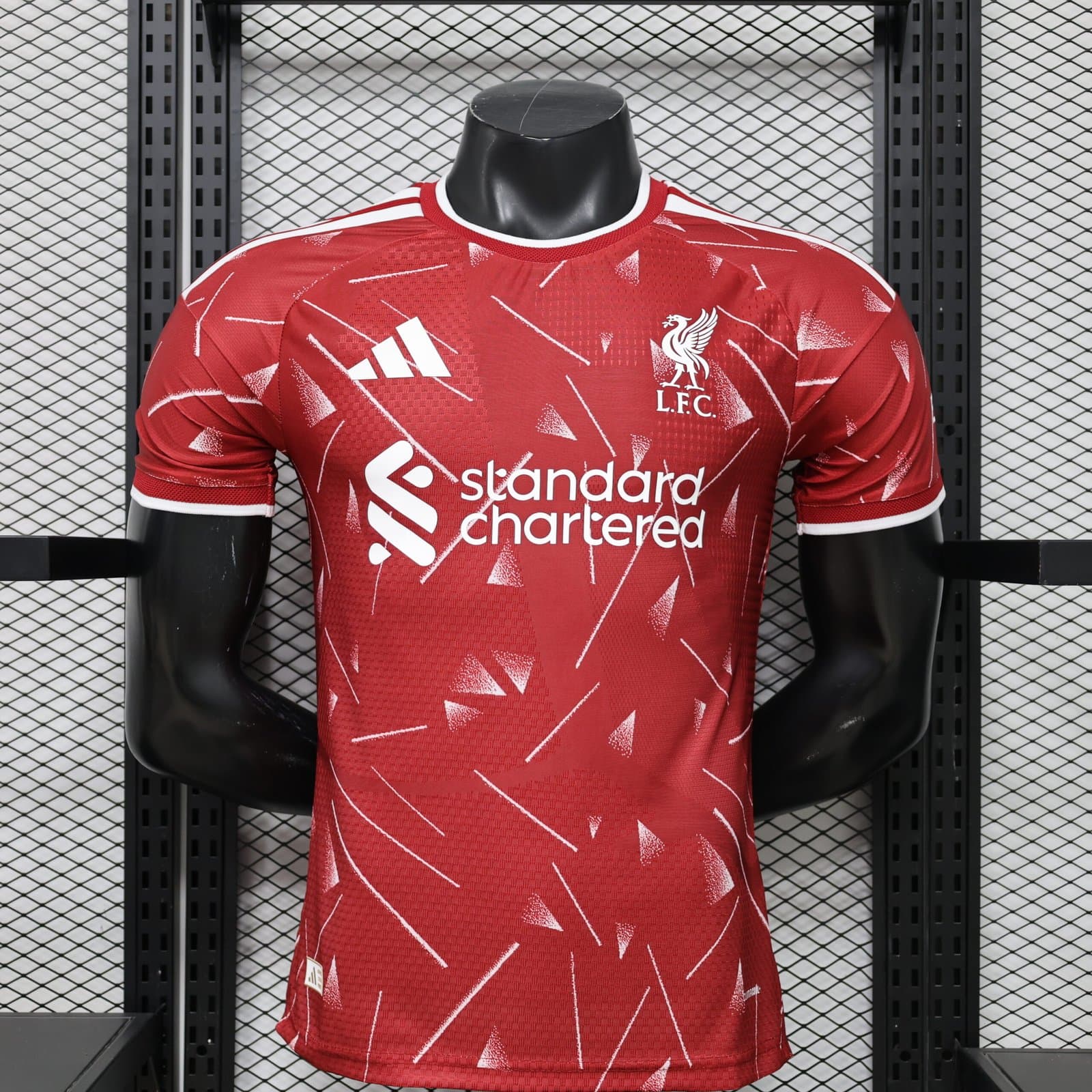 Liverpool 2026/27 1a Eq. (Ed. Jugador) — vista frontal