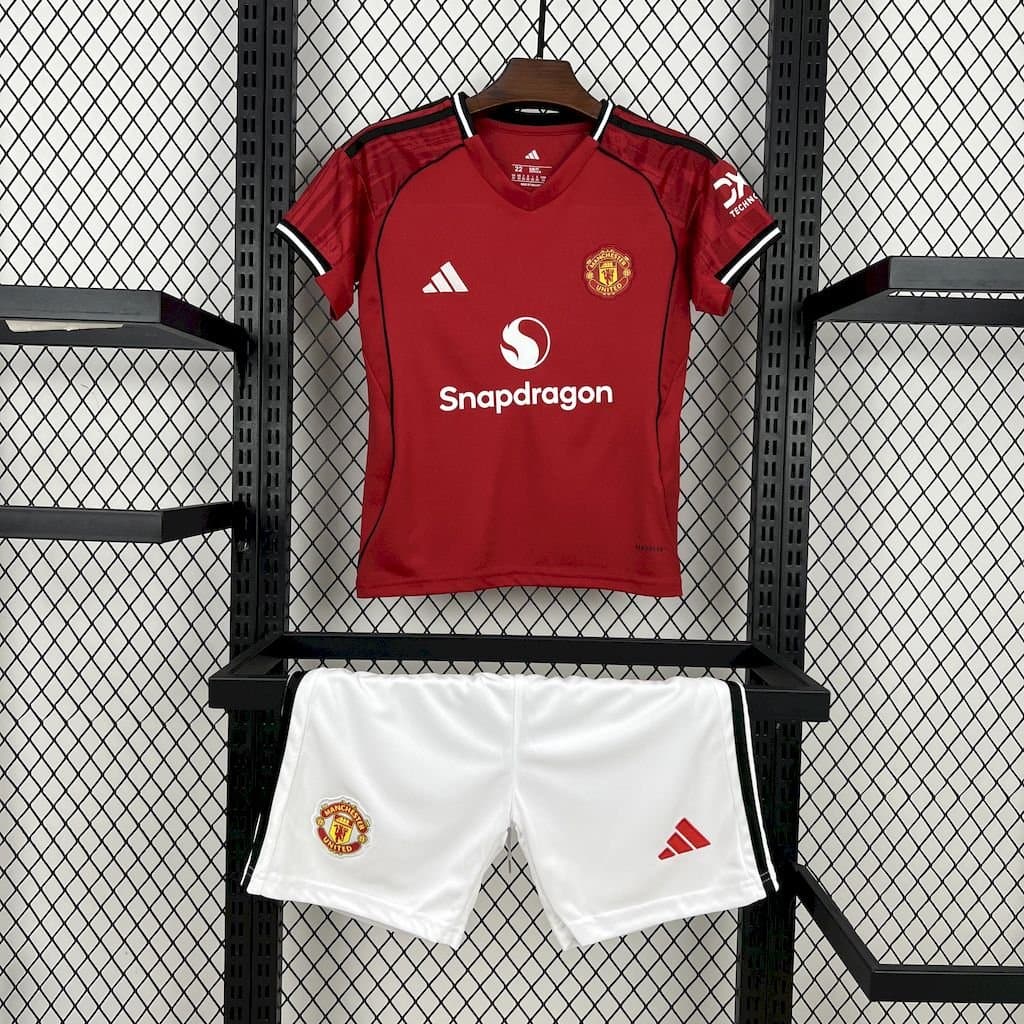 Man. United 2025/26 1a Eq. Niño — vista frontal