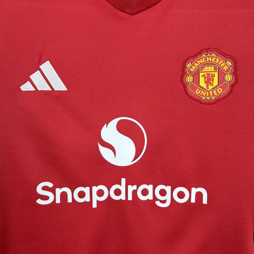 Man. United 2025/26 1a Eq. Niño — vista trasera