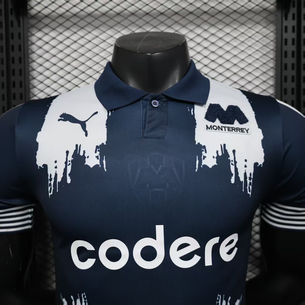 Monterrey 2025/26 1a Eq. 80 Aniversario (Ed. Jugador) — vista trasera