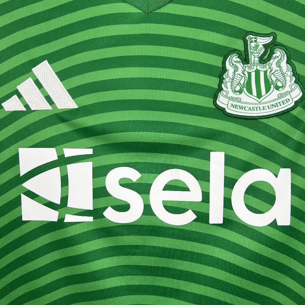 Newcastle 2025/26 2a Eq. — vista trasera