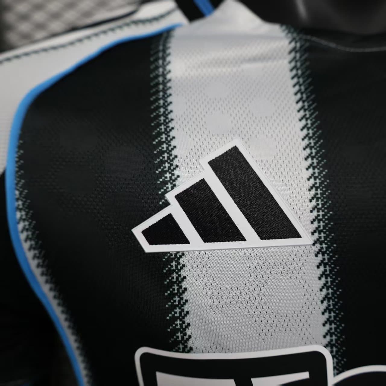 Newcastle 2025/26 1a Eq. (Ed. Jugador) — detalle