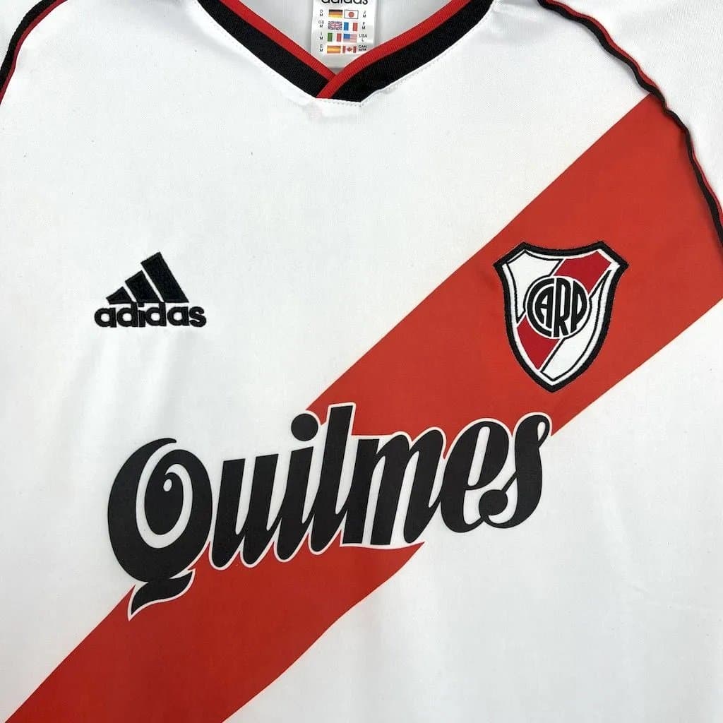 River Plate 2000/01 1a Eq. — vista trasera