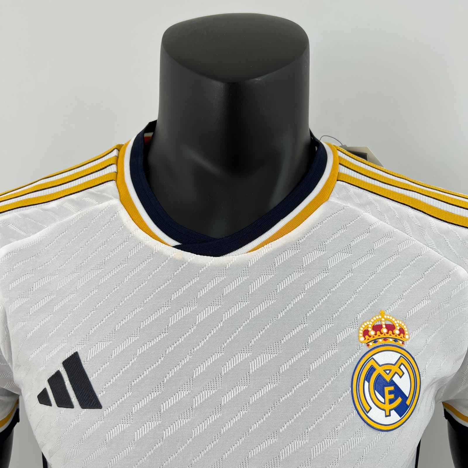 Real Madrid 2023/24 1a Eq. (Ed. Jugador) — vista trasera