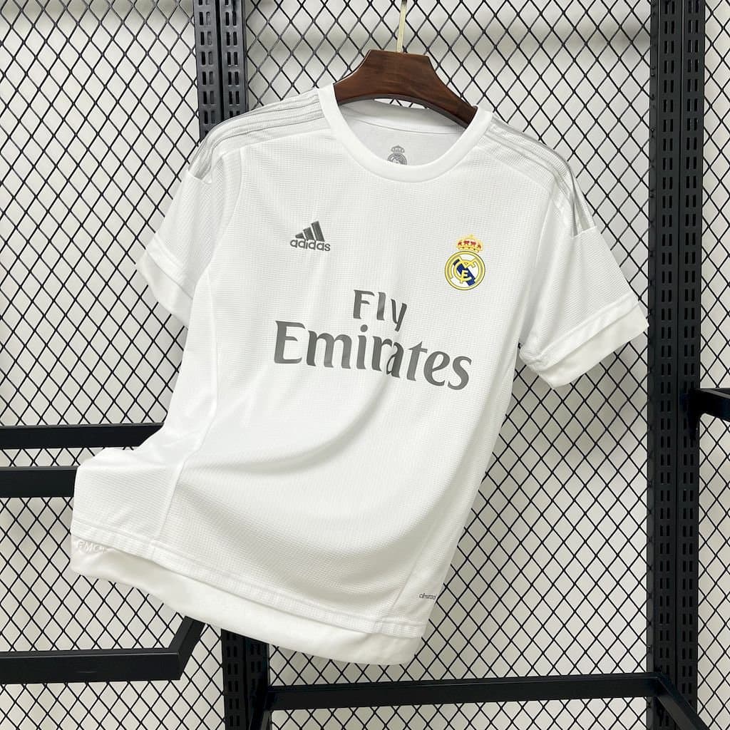 Real Madrid 2015/16 1a Eq. — vista frontal
