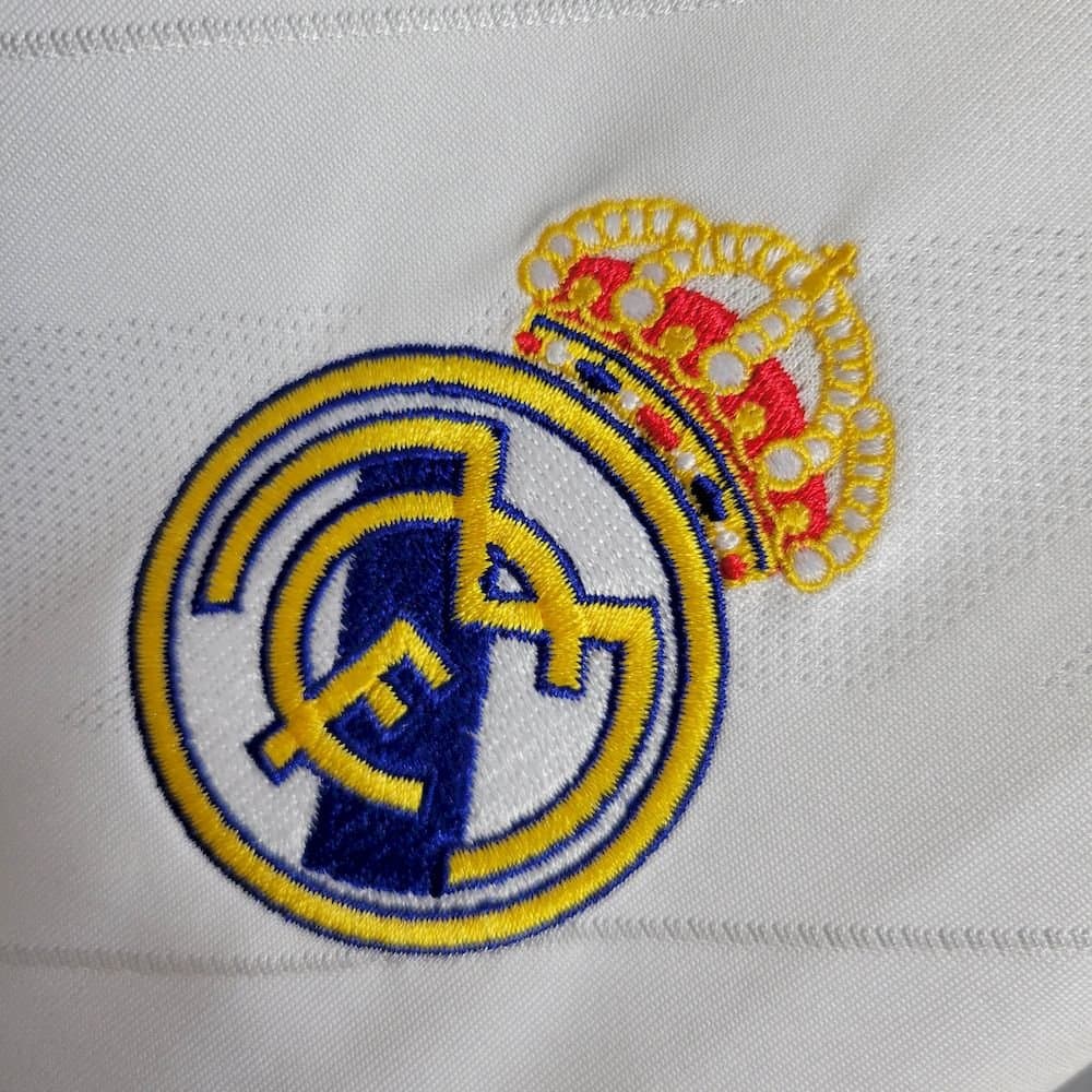 Real Madrid 2017/18 1a Eq. — vista trasera
