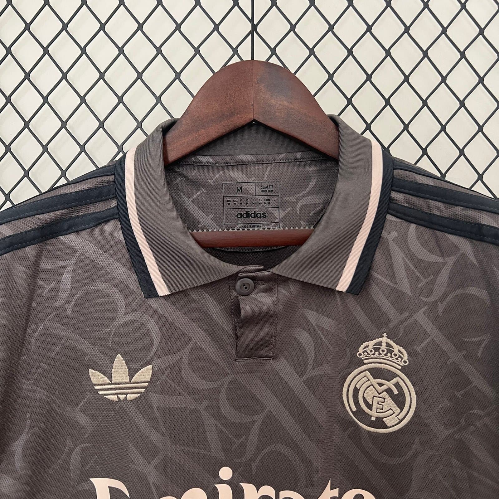 Real Madrid 2024/25 3a Eq. — vista trasera