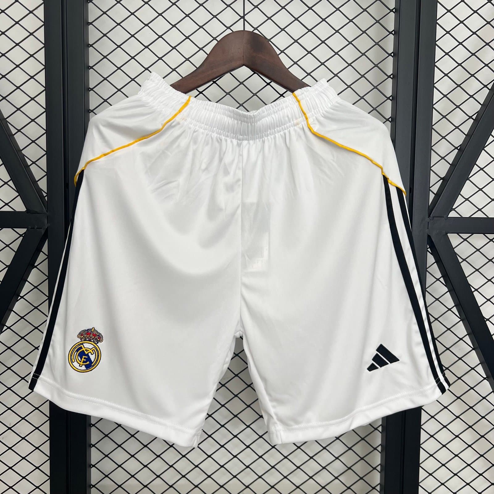 Real Madrid 2025/26 Pantalón 1ª Eq. — vista frontal