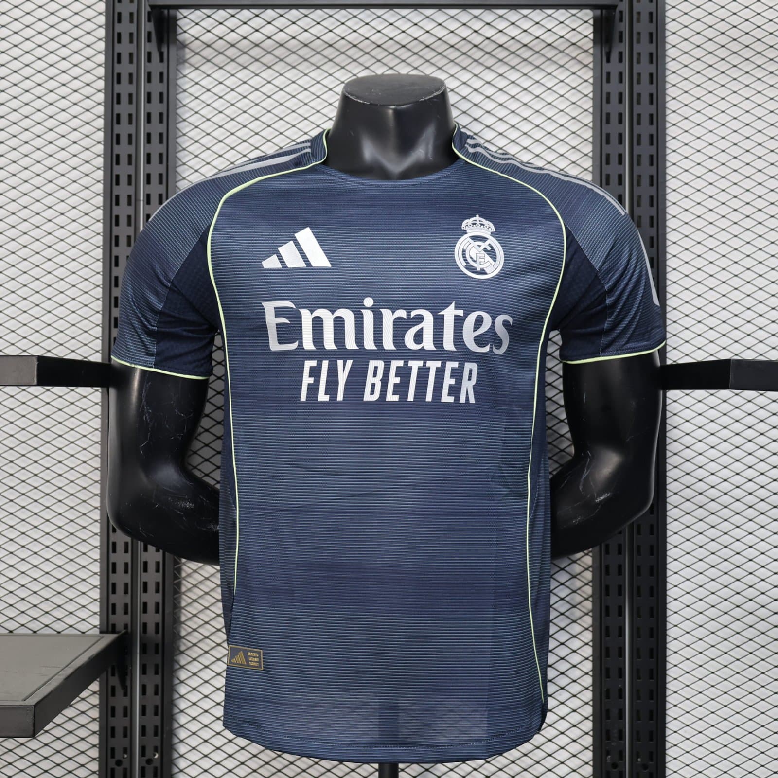 Real Madrid 2025/26 2a Eq. (Ed. Jugador) — vista frontal