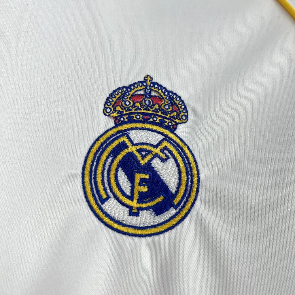 Real Madrid 2025/26 1a Eq. — vista trasera