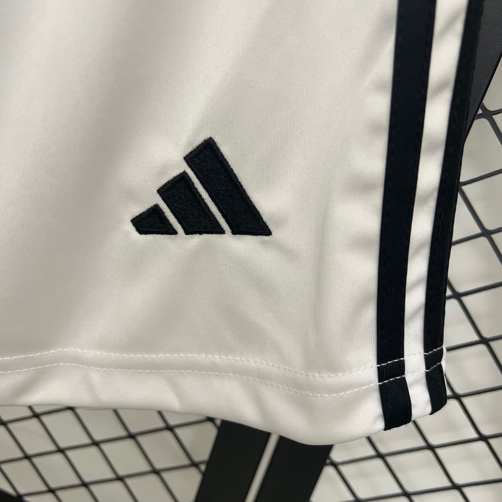 Real Madrid 2025/26 Pantalón 1ª Eq. — detalle