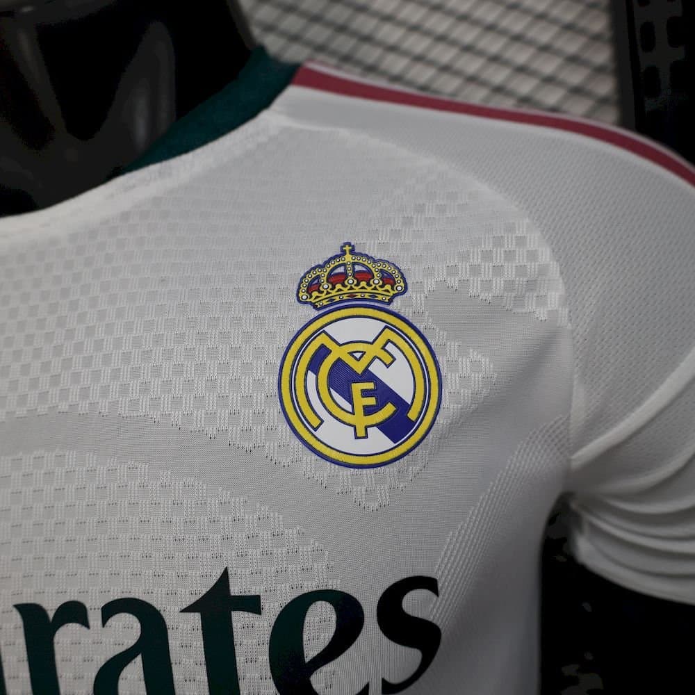 Real Madrid 2026/27 1a Eq. (Ed. Jugador) — vista trasera