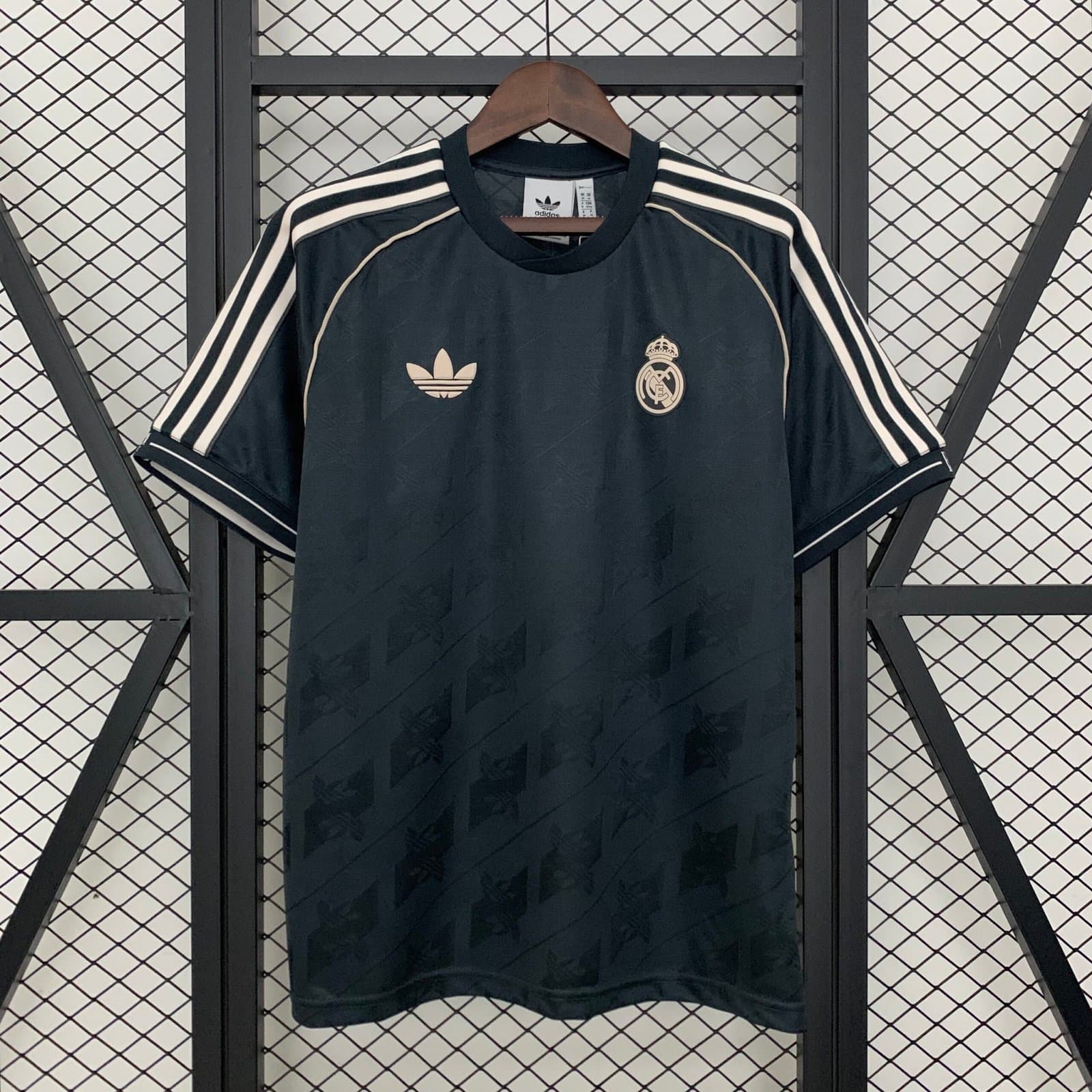 Real Madrid Ed. Especial Retro 2 — vista frontal